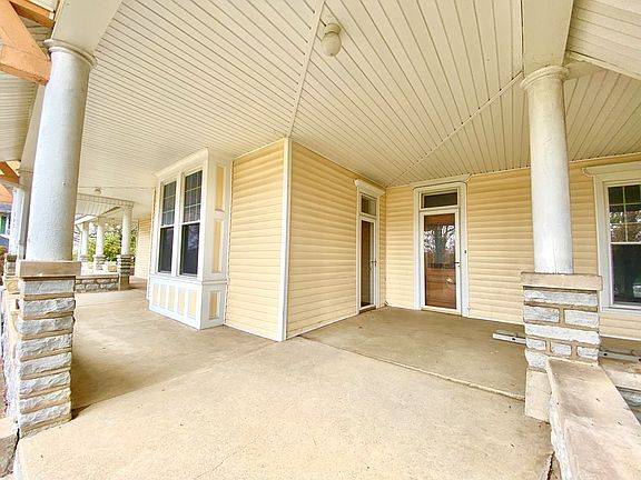 4th image of 303 Jamestown St