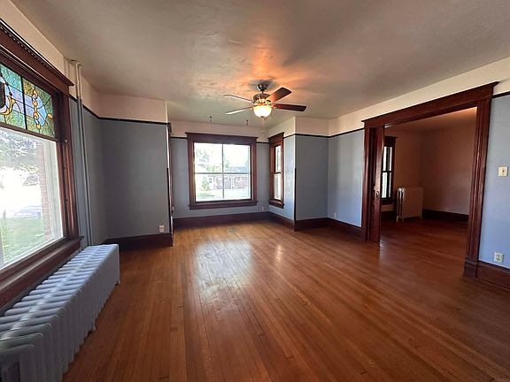 4th image of 106 Grove St