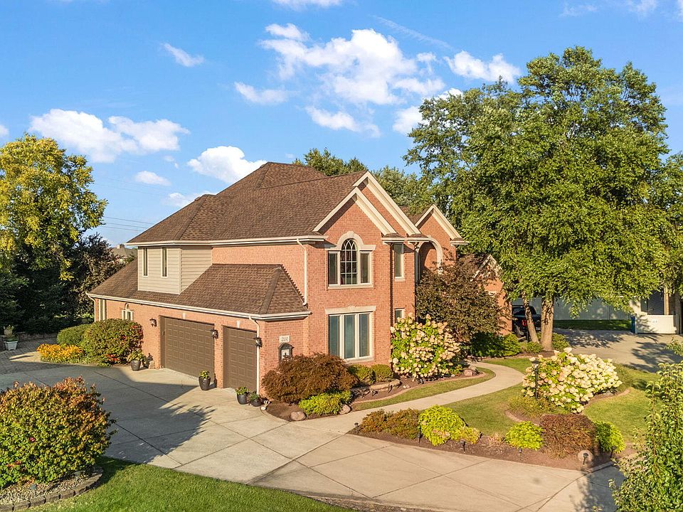 1st image of 2131 White Oak Ln