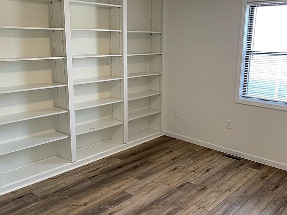 4th image of 941 Goss Ave #1
