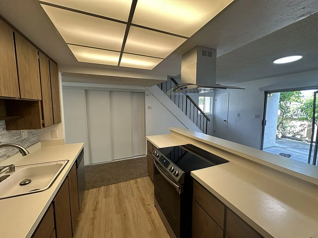 2 bed, 2.5 bath, 1308 sqft, $3,695 — Photo 4