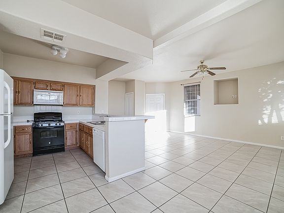 2nd image of 1504 Truett St Unit 104