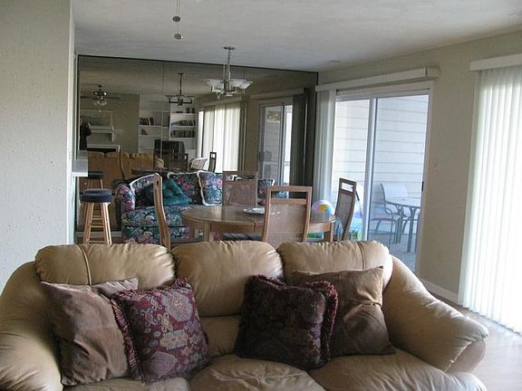 4th image of 410 Marina Bay Dr #103