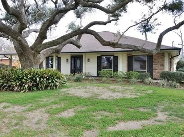 423 River Oaks Dr, Luling, LA 70070
