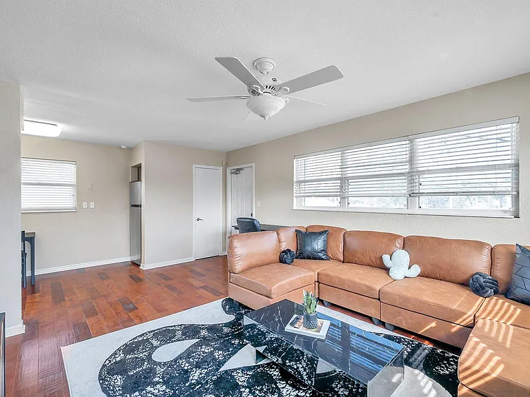 5637 Central Ave #1/2 — Photo 5