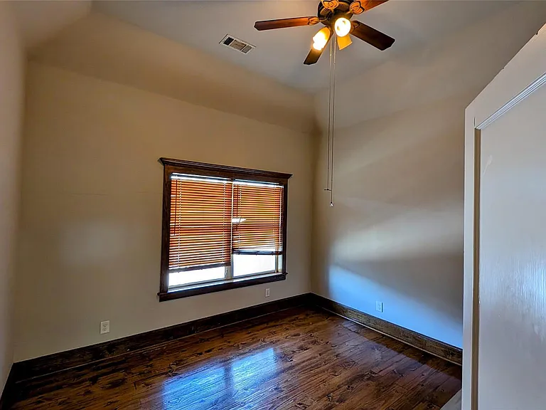 702 Paschall St #B — Photo 10