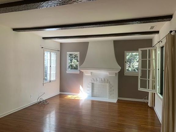 2nd image of 1451 N Oxford Ave