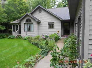 9314 Vienna Rd, Otisville, MI 48463