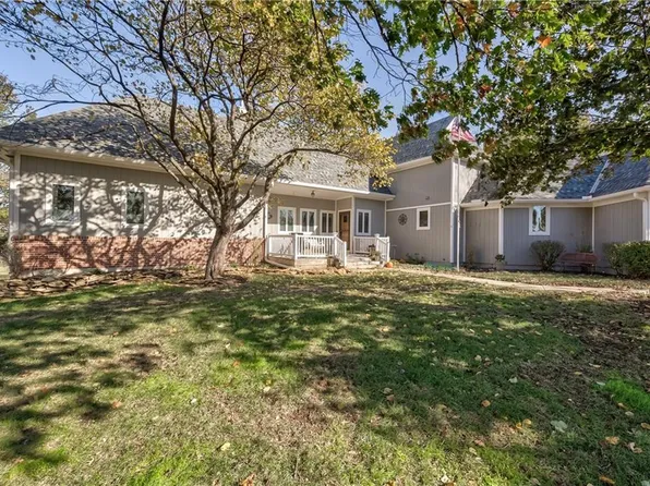 34050 W 127th St, Olathe, KS 66061