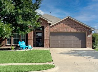 433 Creek Bend Dr, Saginaw, TX 76131