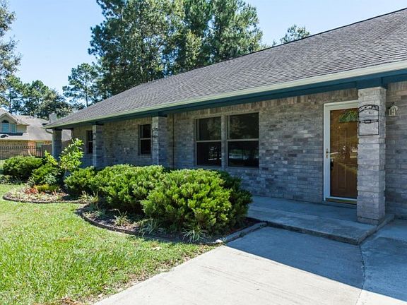 3rd image of 19586 Desna Dr