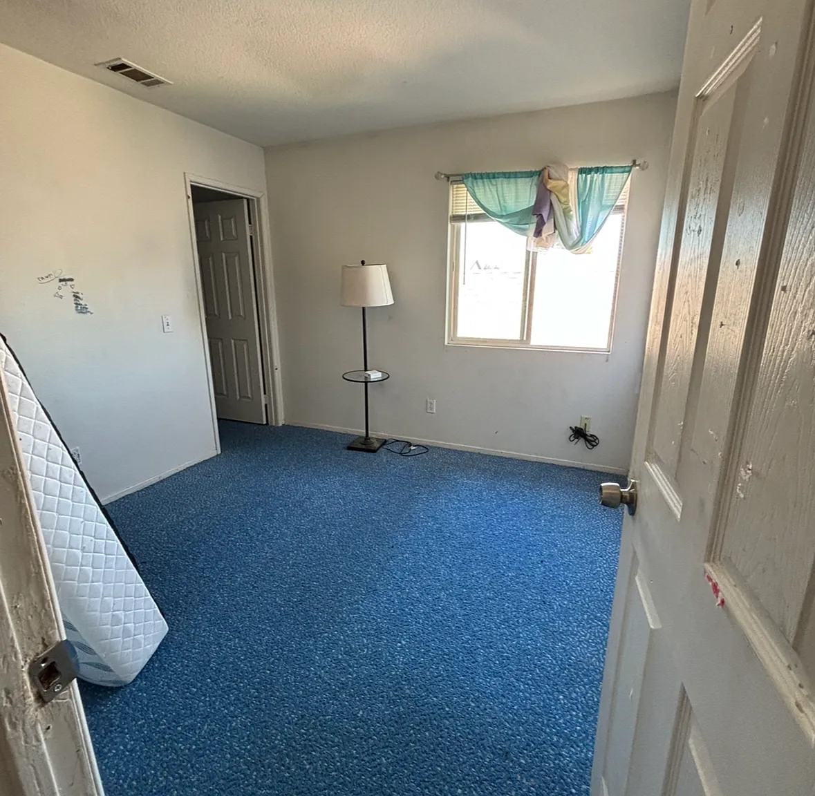 4 bed, 1842 sqft, $700 — Photo 1