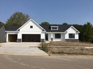 6754 Bradenwood Dr, Hudsonville, MI 49426