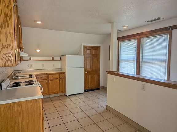 5th image of 1518 2nd Ave #2
