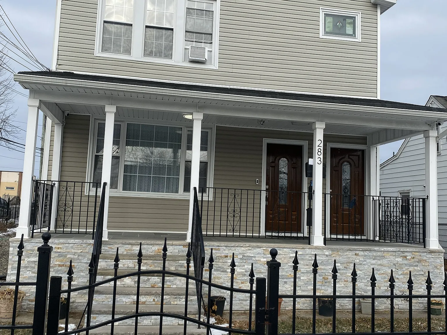 3 bed, $2,500 — Photo 1