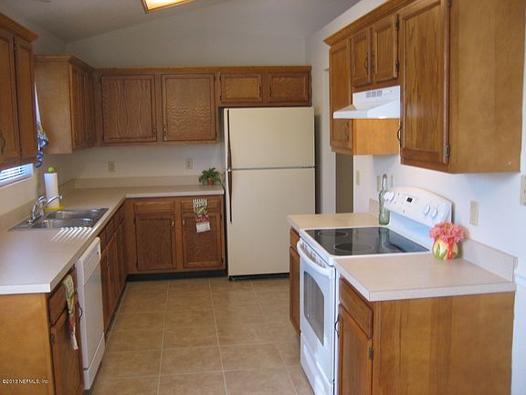 3rd image of 1432 Rose Hill Dr W