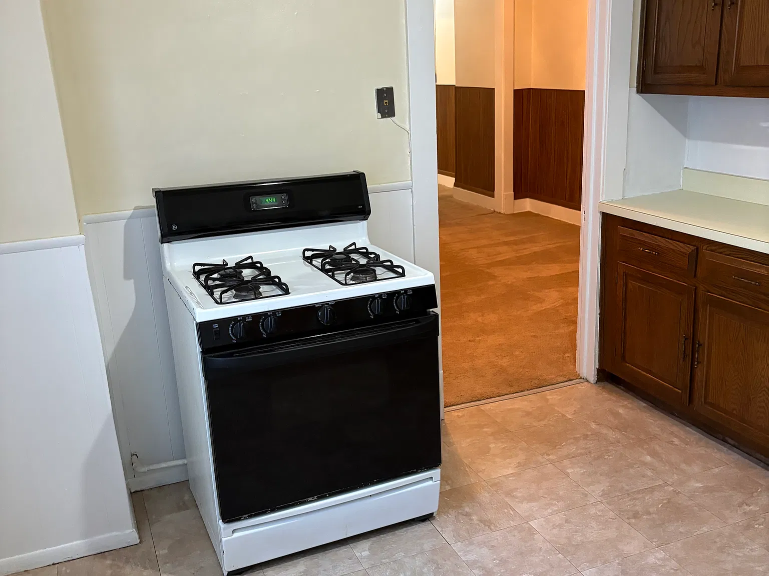 2 bed, 1050 sqft, $1,050 — Photo 2
