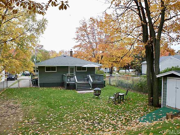 4th image of 2005 Wetton Ave