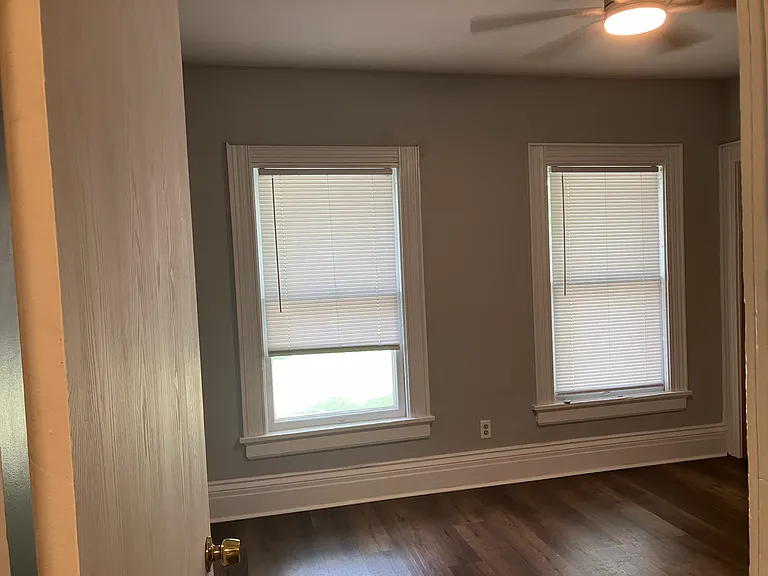 1137 N Superior St — Photo 10