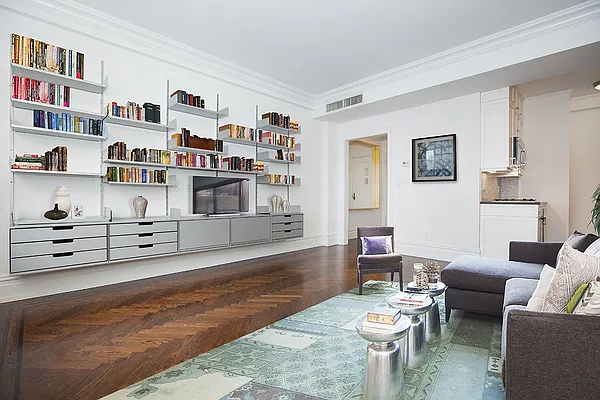 Sold by Defiant Realty LLC | media 2