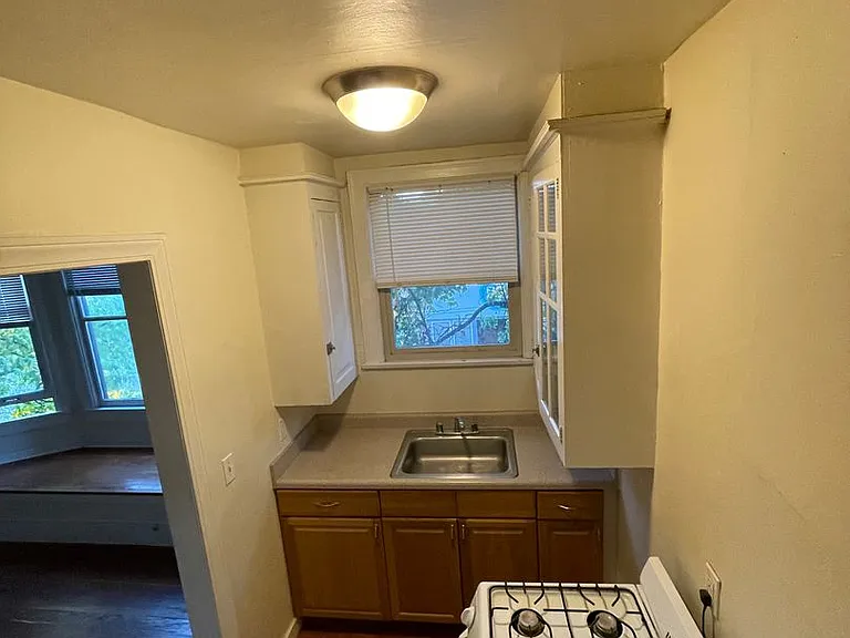 Chester Apartments — Photo 6