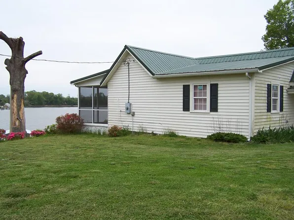 6202 Zacata Rd, Montross, VA 22520