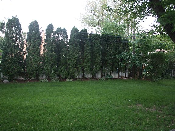 3rd image of 923 N Yale Ave
