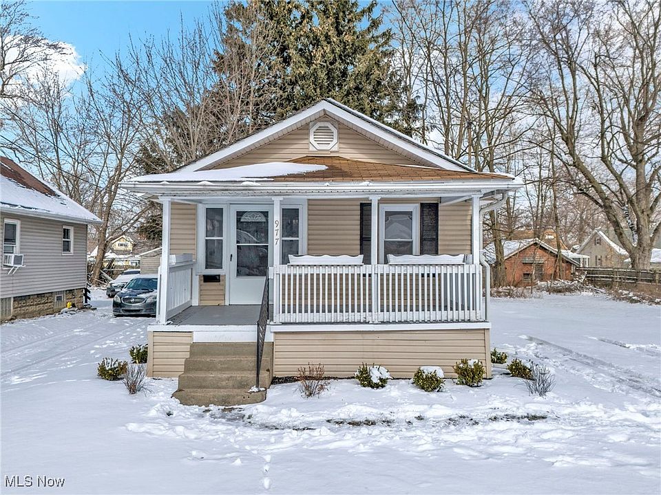 1st image of 977 Wyley Ave