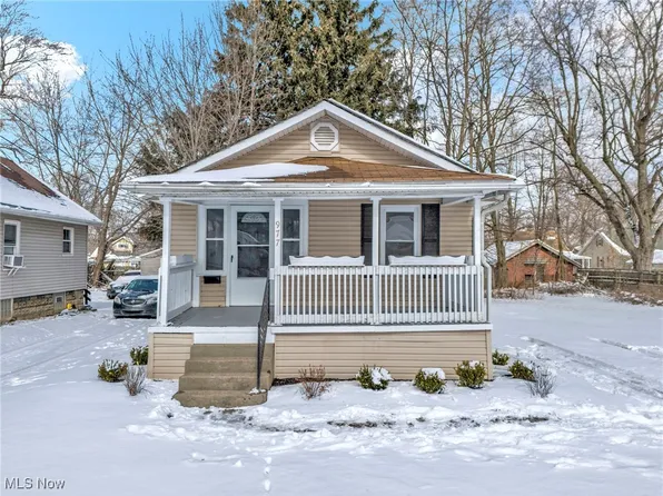 977 Wyley Ave, Akron, OH 44306