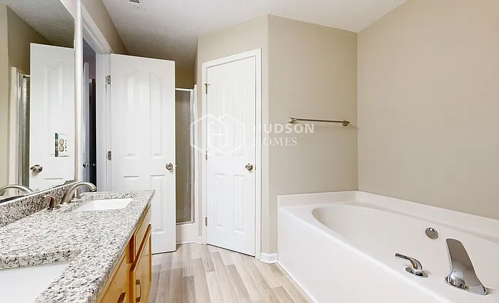 8014 Valencia Dr — Photo 19
