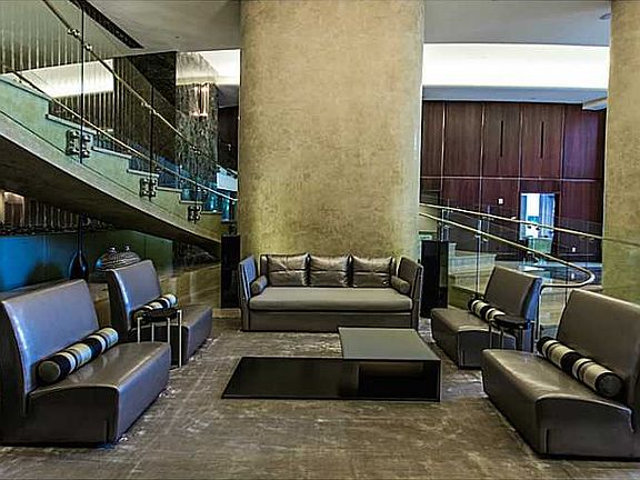 5th image of 18101 Collins Ave APT 1005