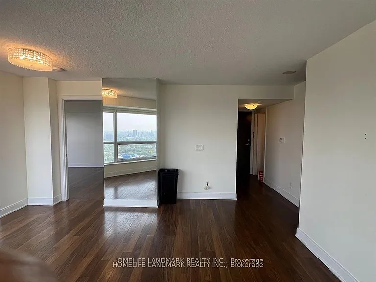 135 Village Green Sq #3923 — Photo 19