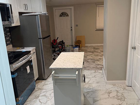 4th image of 4896 Race Rd