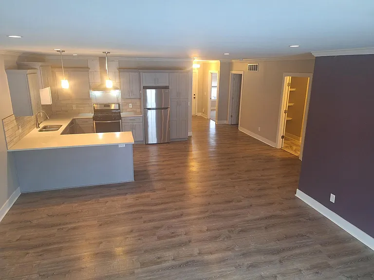 11290 Broadway St — Photo 30