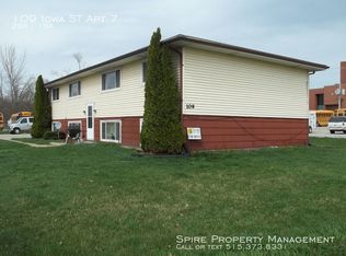 109 Iowa St APT 7, Center Pt, IA 52213