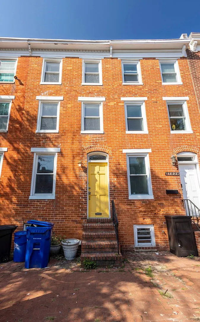Charming 1Bed/1.5Bath Townhome with Loft in Washington Village, MD! — Photo 1