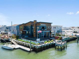 96 Vinton St, Long Beach, NY 11561