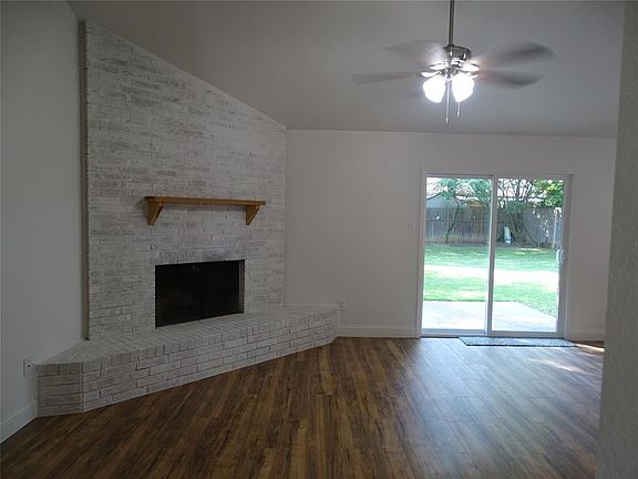 3rd image of 904 Jayellen Ct