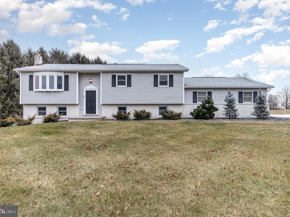 2 Stone Head Rd, Dillsburg, PA 17019