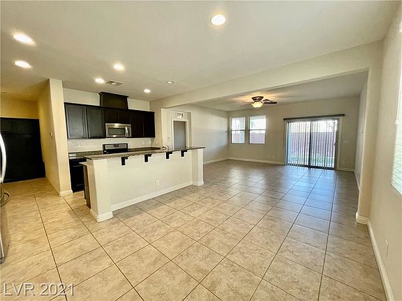 5th image of 9880 Corliss Ct