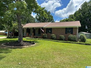 3907 Brookside Ln, Oxford, AL 36203