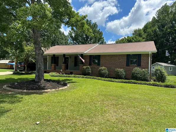 3907 Brookside Ln, Oxford, AL 36203