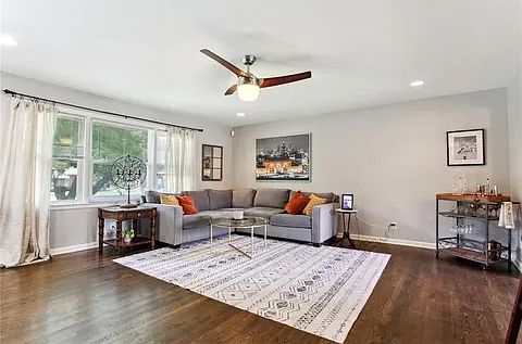3rd image of 604 W 101st Ter #1