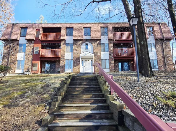 25 Woodsedge Drive APT 2B, Newington, CT 06111