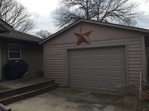 1 car detached heated garage
