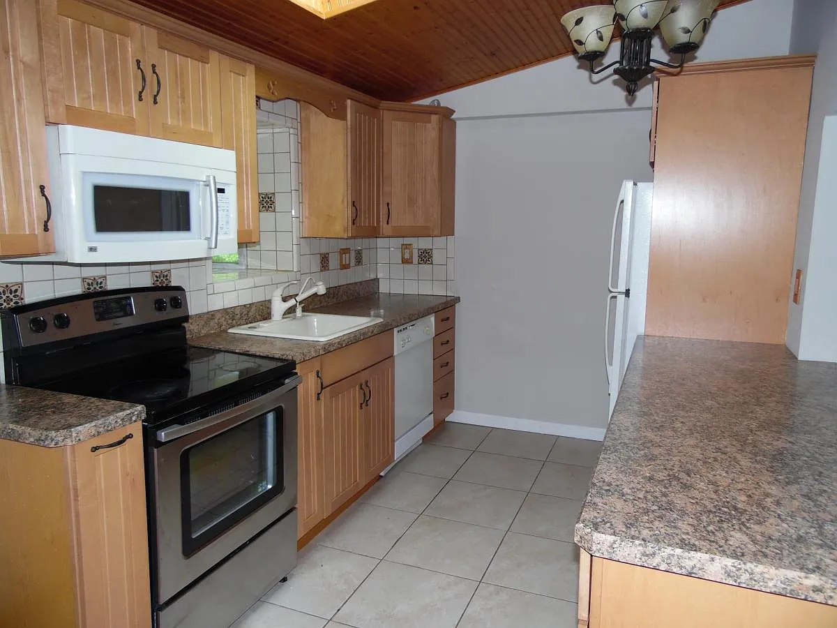 3 bed, 1584 sqft, $3,000 — Photo 2