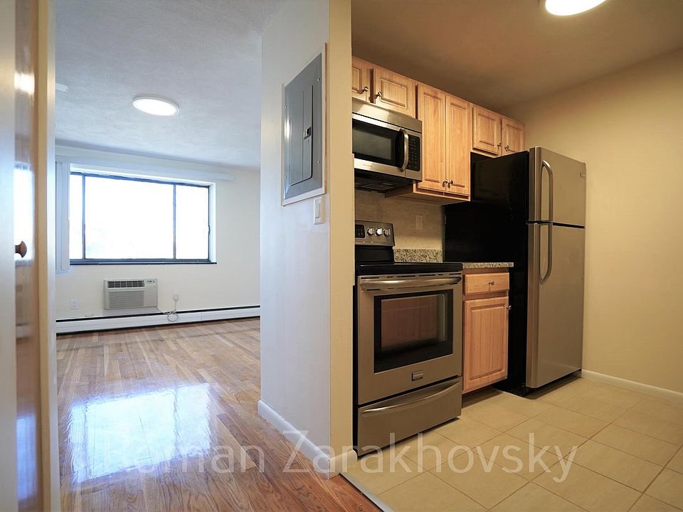 1st image of 224 Babcock St #2C