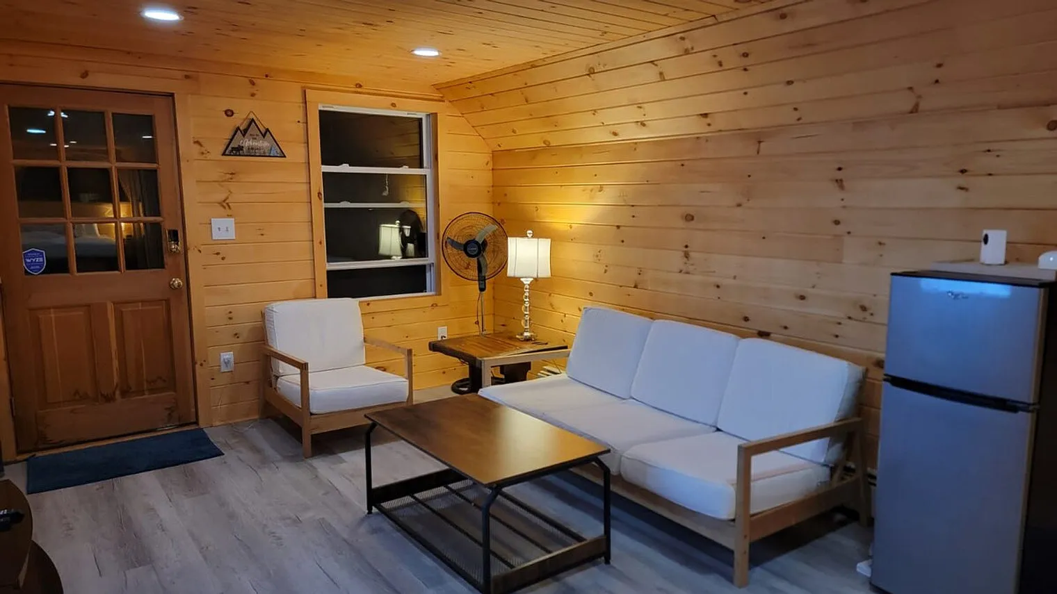 3 bed, 2.0 bath, $7,203 — Photo 1