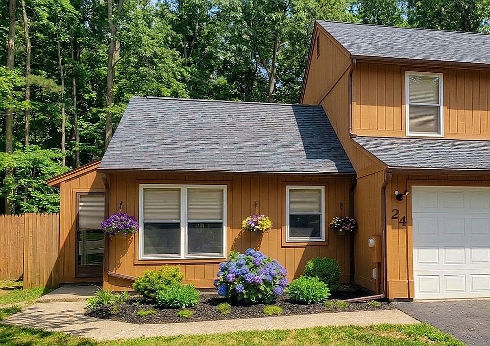 1st image of 24 Arrowwood Pl