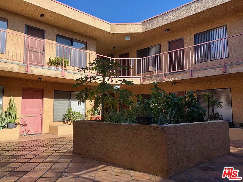 1st image of 710 Crenshaw Blvd